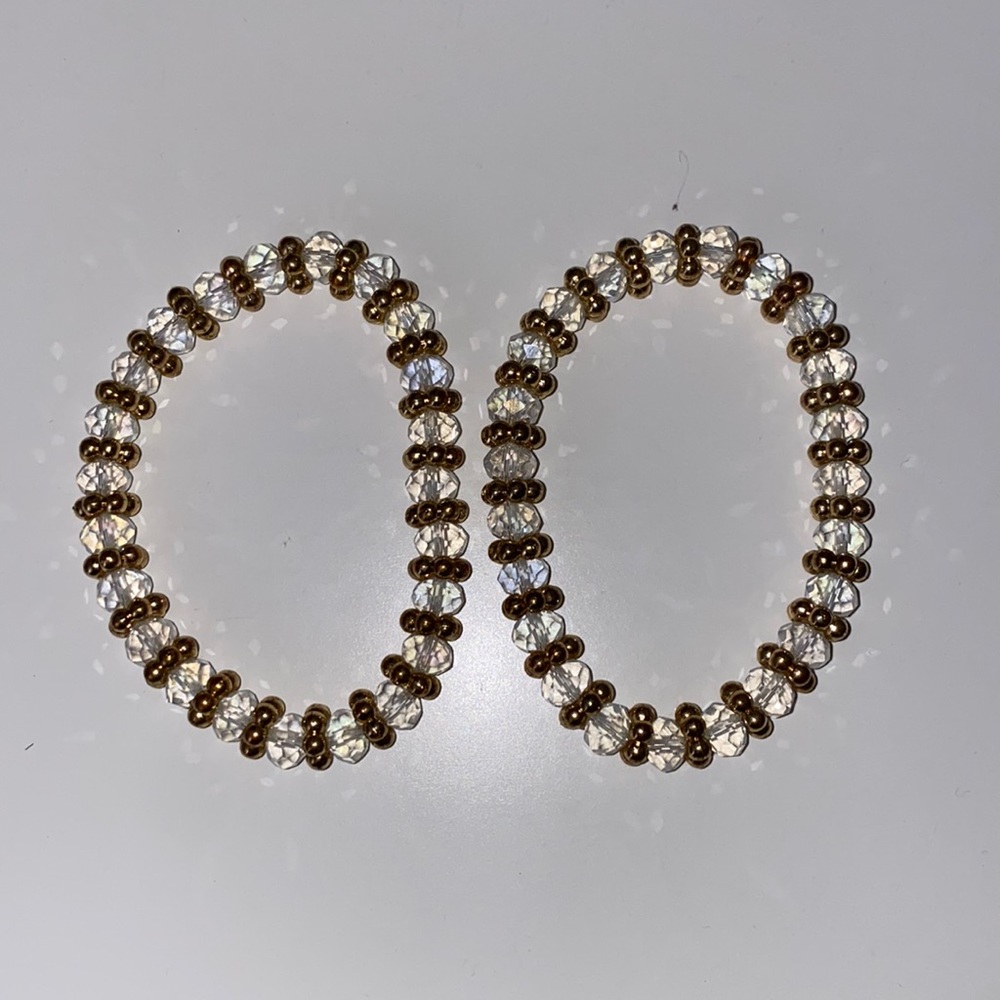 Beautiful clear and gold bead bracelet